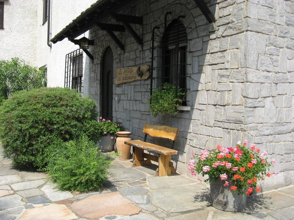 La Bottega Del Falegname Vanzaghello Exterior photo